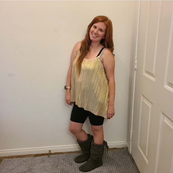 H&M Sparkly Gold Tank Top - Picture 3 of 17